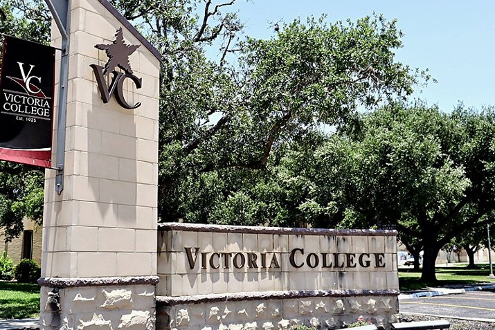 Inspired by VC professors, Edward Walker pays it forward in the classroom