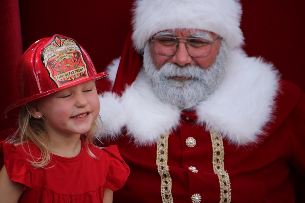 Merry on Main spreads holiday cheer to all in Victoria