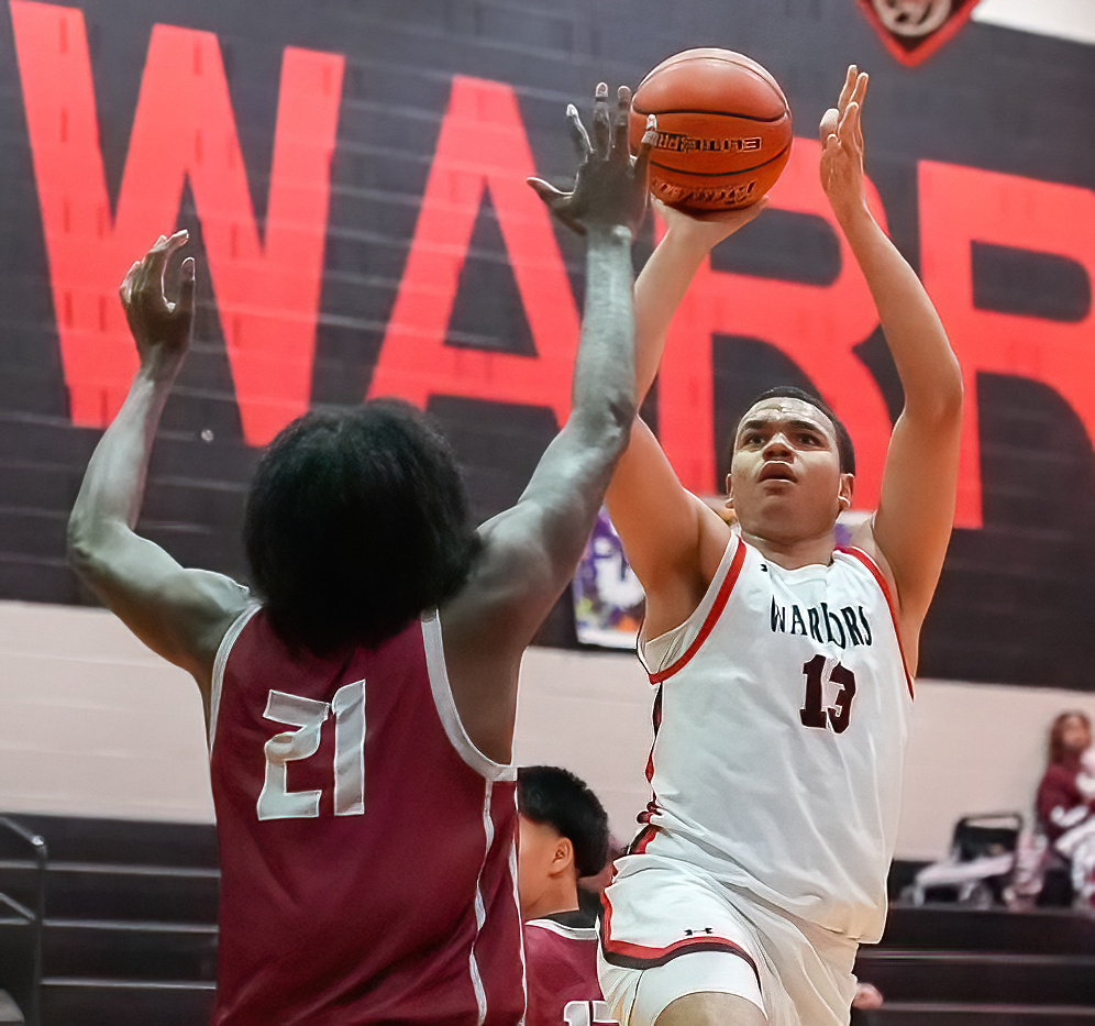 Victoria West edged out in closing seconds by Fort Bend Kempner, 50-48