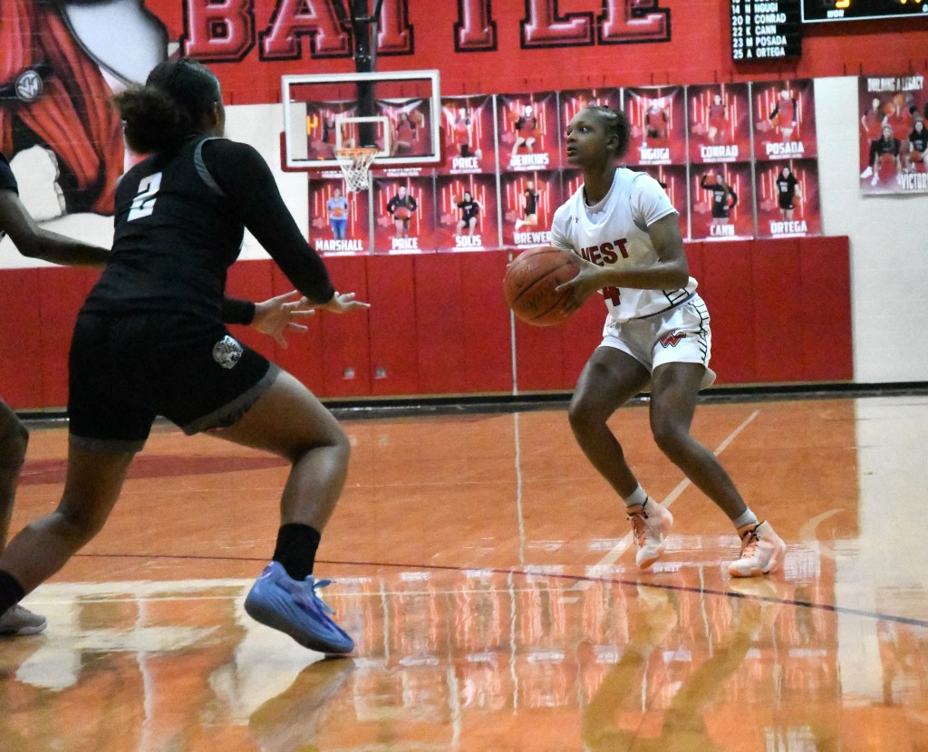 Victoria West drops first district game to Randle, 47-37