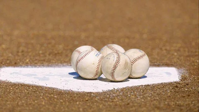 Victoria East dominant in season opener vs Robstown